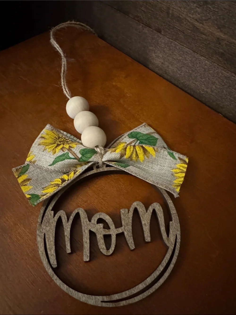 Sunflower Bow 'Mom' Wooden Hanging Ornament – Yellow Car Charm
